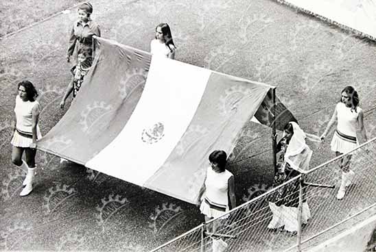 México 1971 - Inauguración mundial con bandera